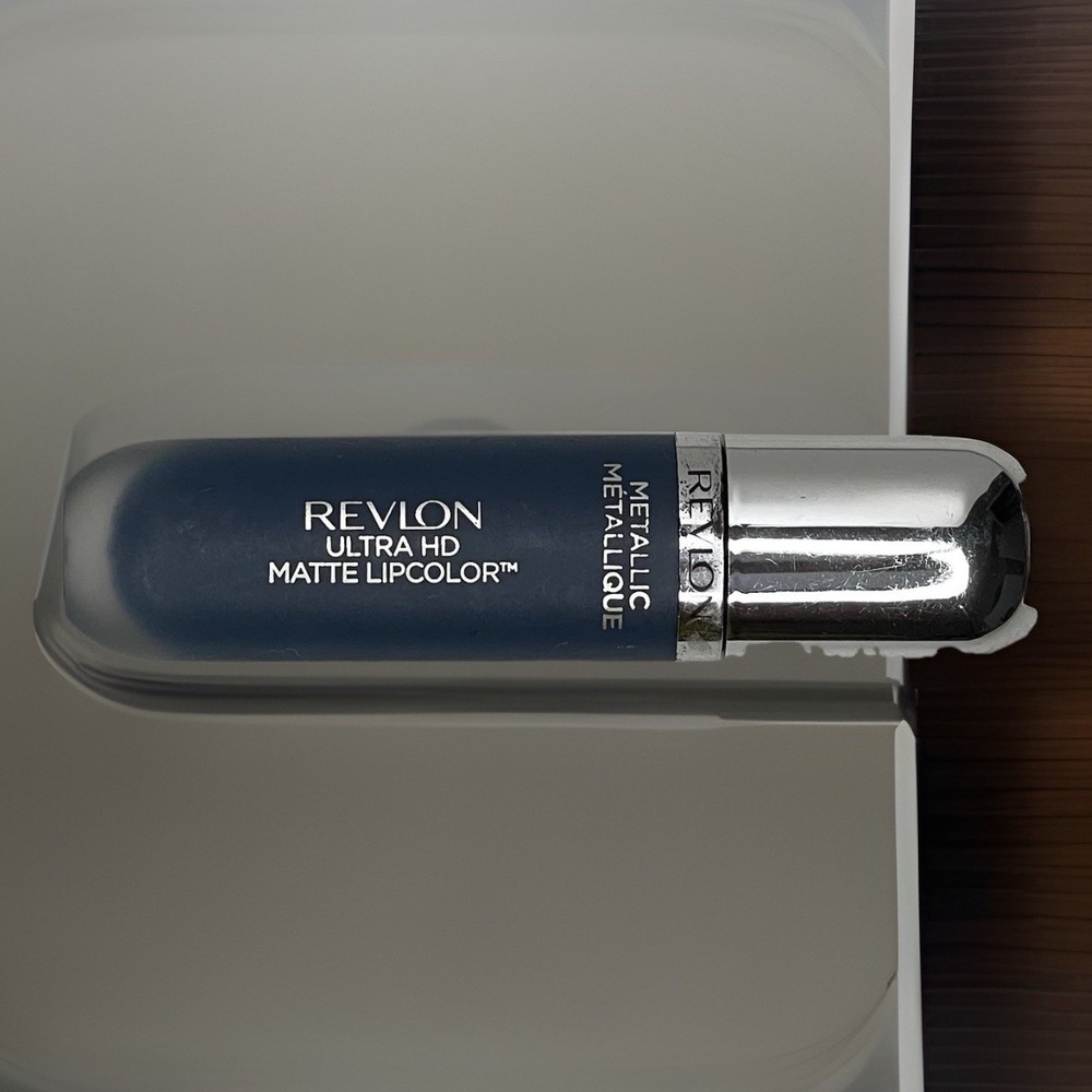 Revlon Ultra HD Glitz Matte Lip Color Metallic 685 Discontinued New Bold Gothic